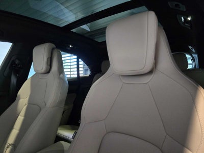 2025 Porsche Macan Electric 4S