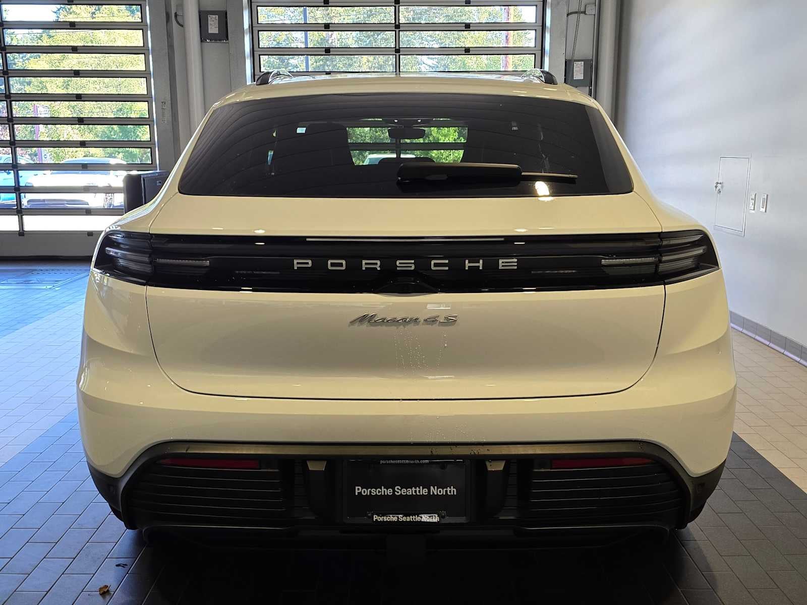2025 Porsche Macan Electric 4S