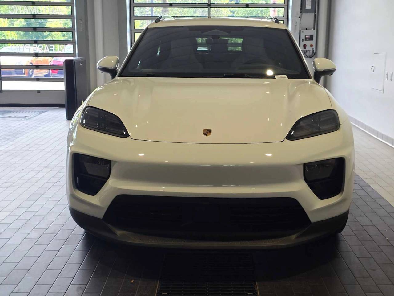 2025 Porsche Macan Electric 4S
