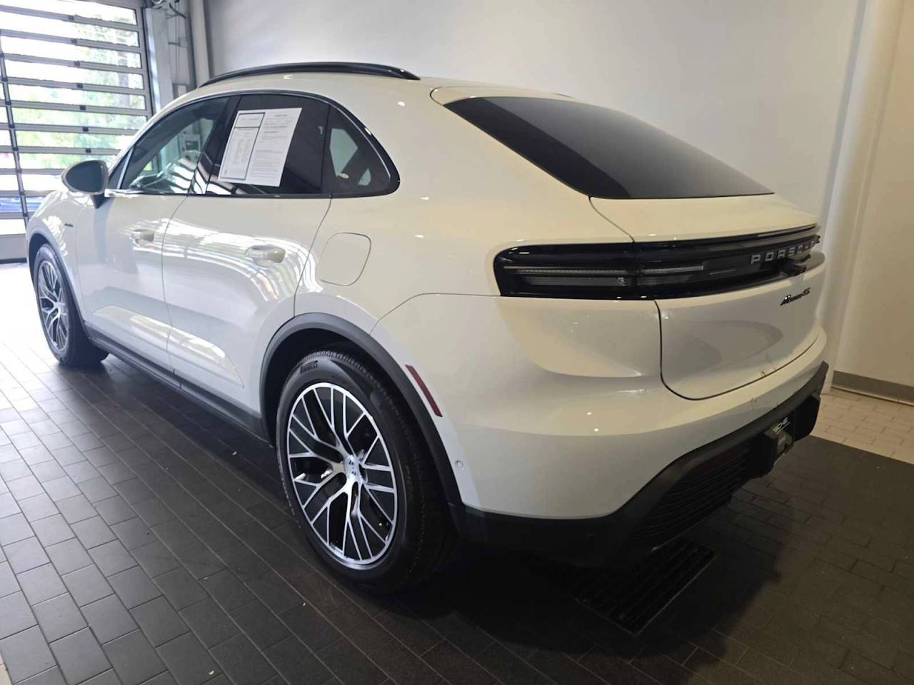 2025 Porsche Macan Electric 4S