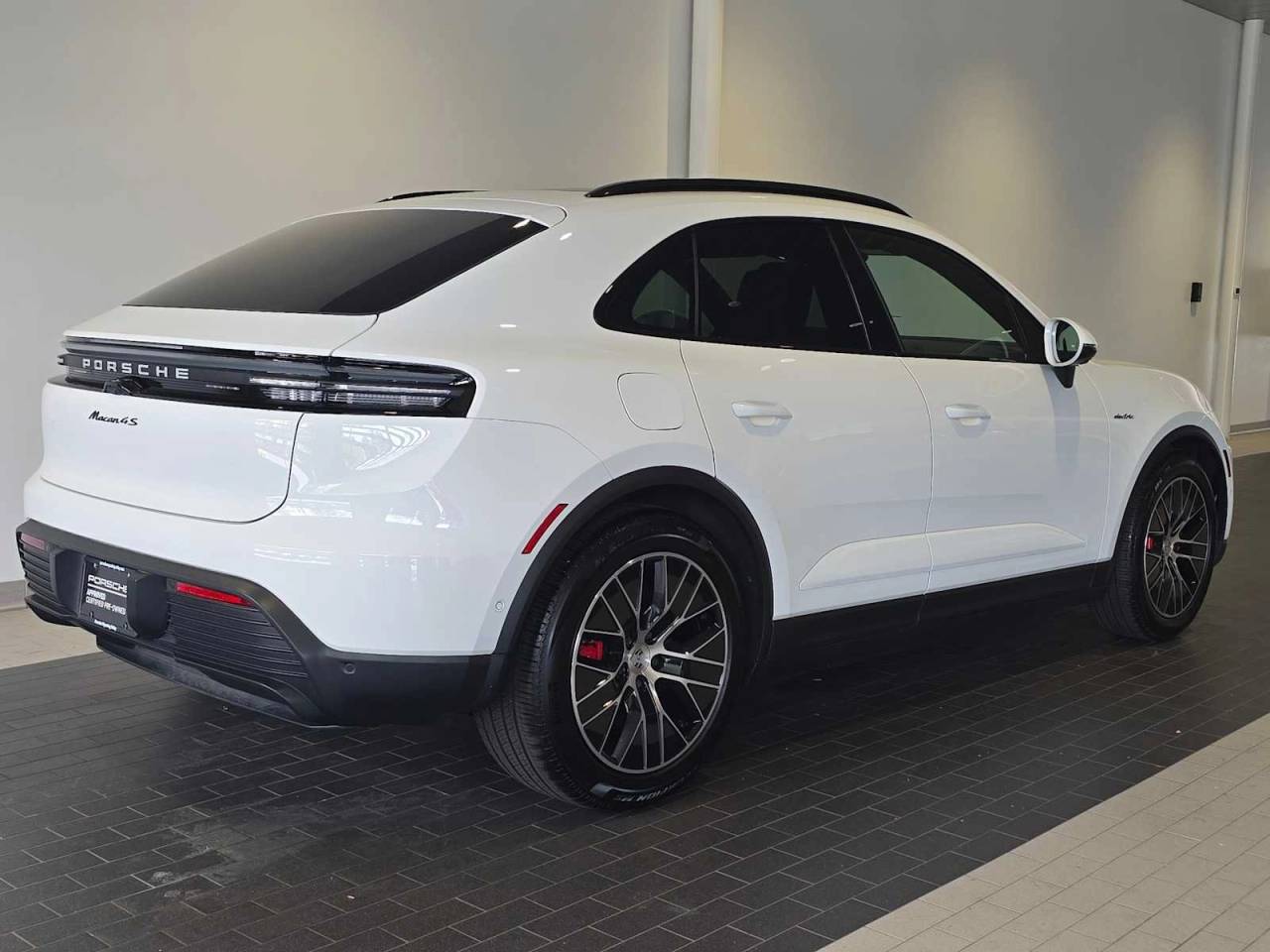 2025 Porsche Macan Electric 4S