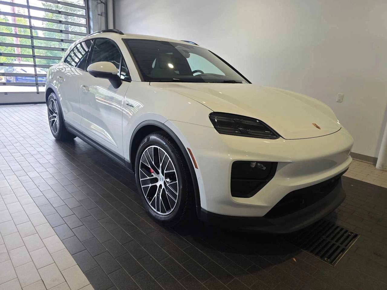 2025 Porsche Macan Electric 4S