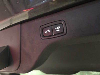 2025 Porsche Macan Electric 4S