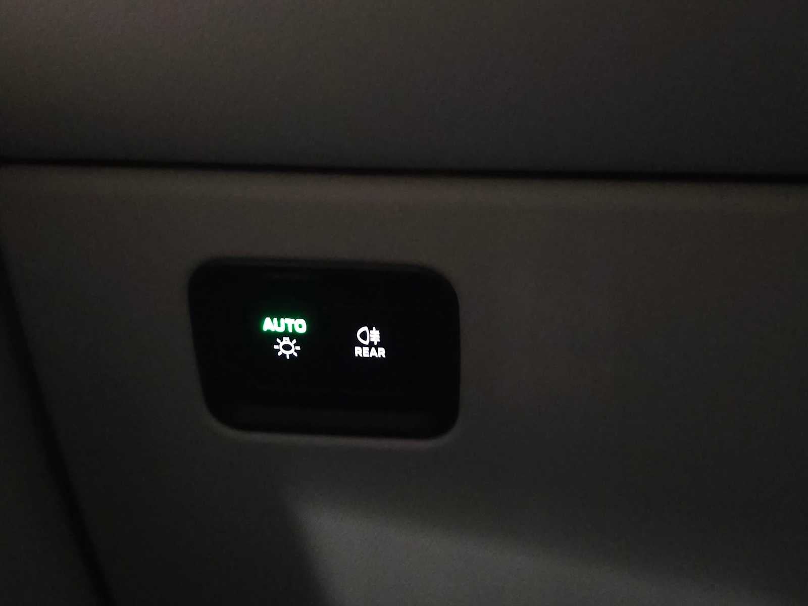 2025 Porsche Macan Electric 4S