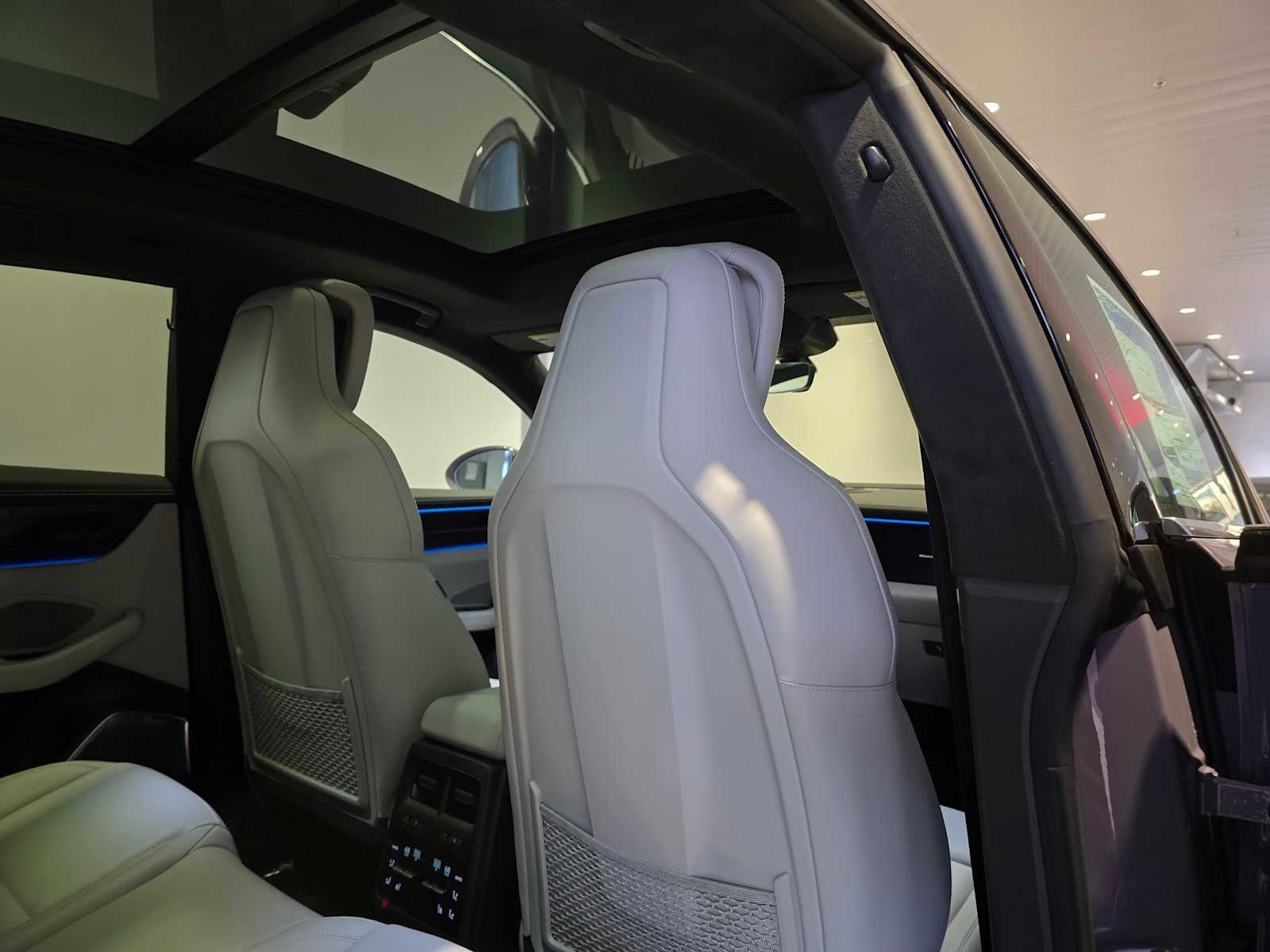 2025 Porsche Macan Electric Turbo