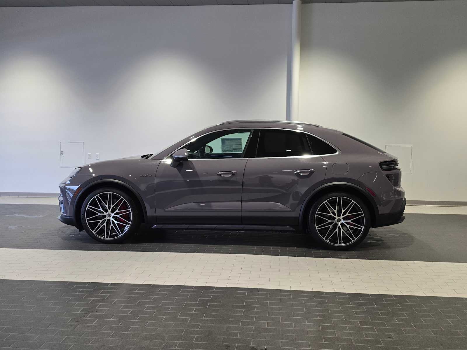 2025 Porsche Macan Electric Turbo