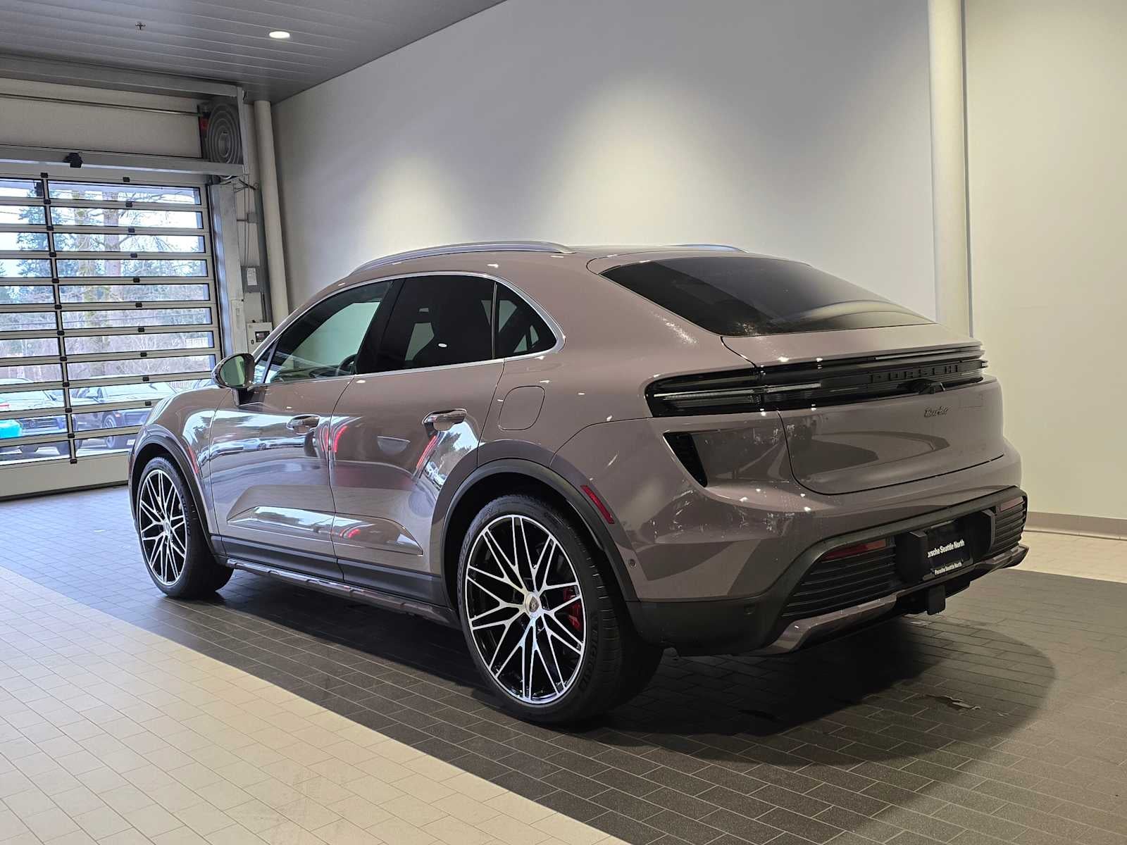 2025 Porsche Macan Electric Turbo
