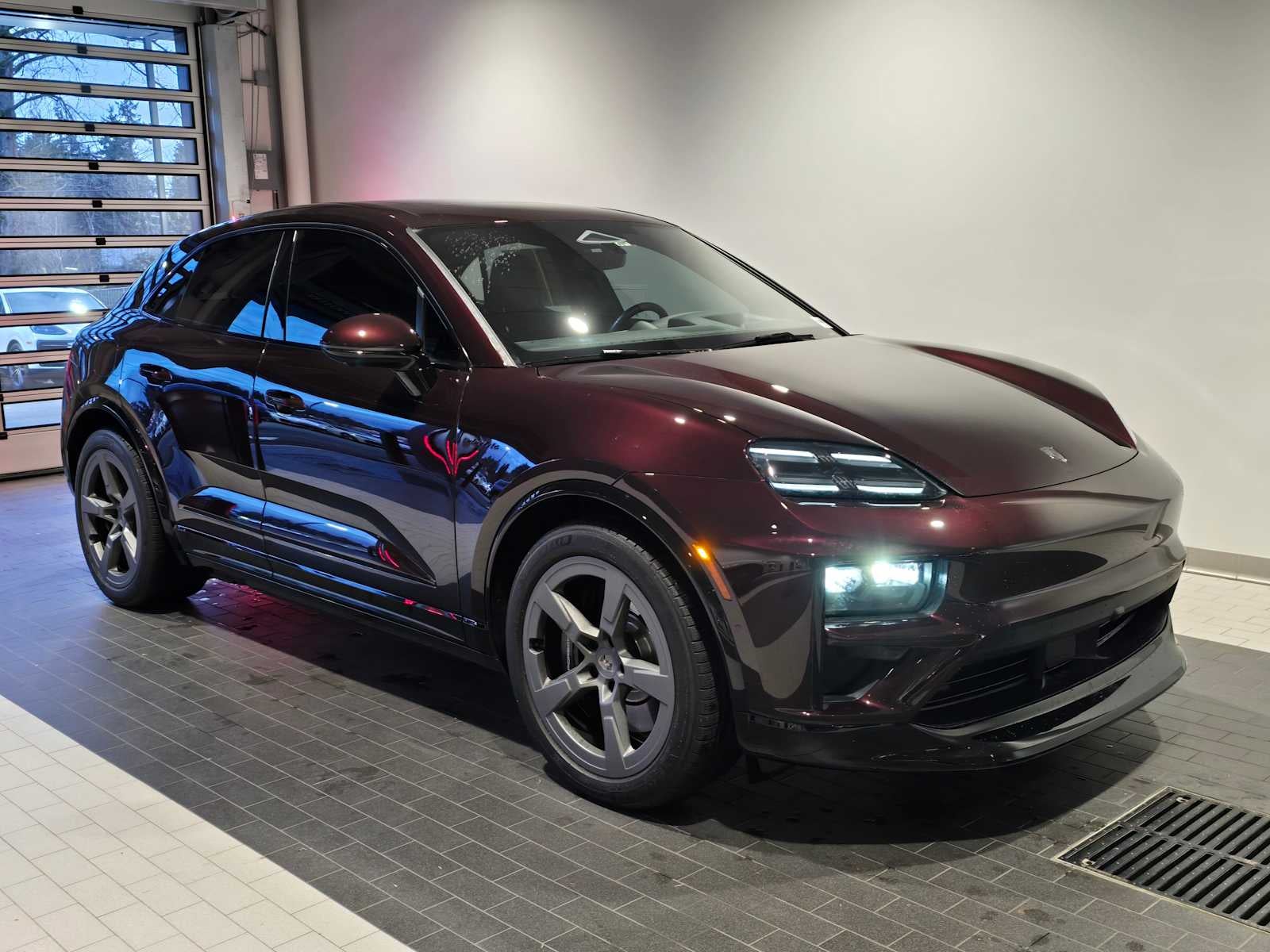 2025 Porsche Macan Electric Turbo
