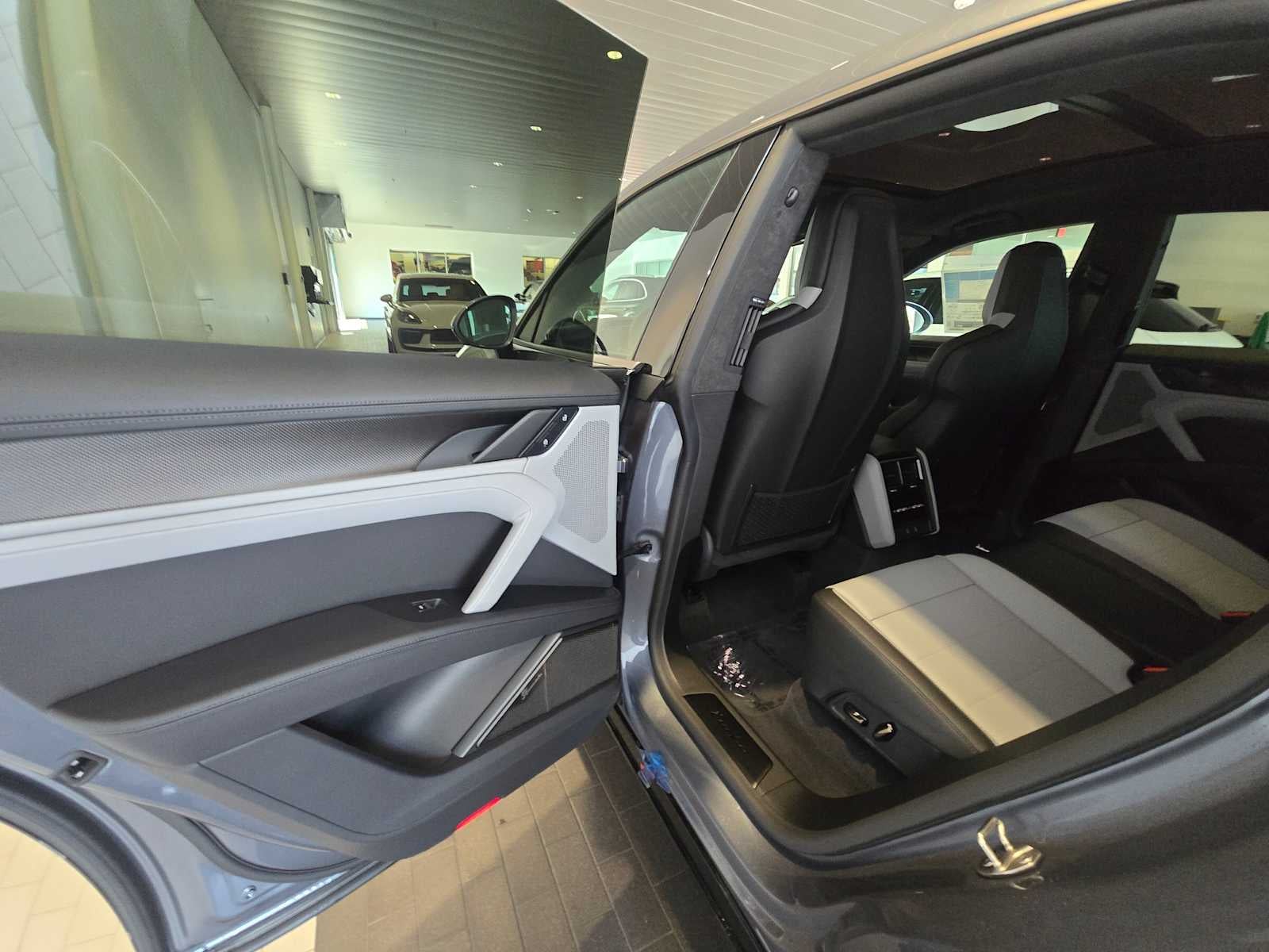 2026 Porsche Cayenne Cayenne Turbo Electric