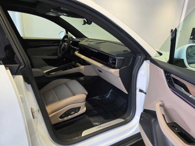 2025 Porsche Macan Electric