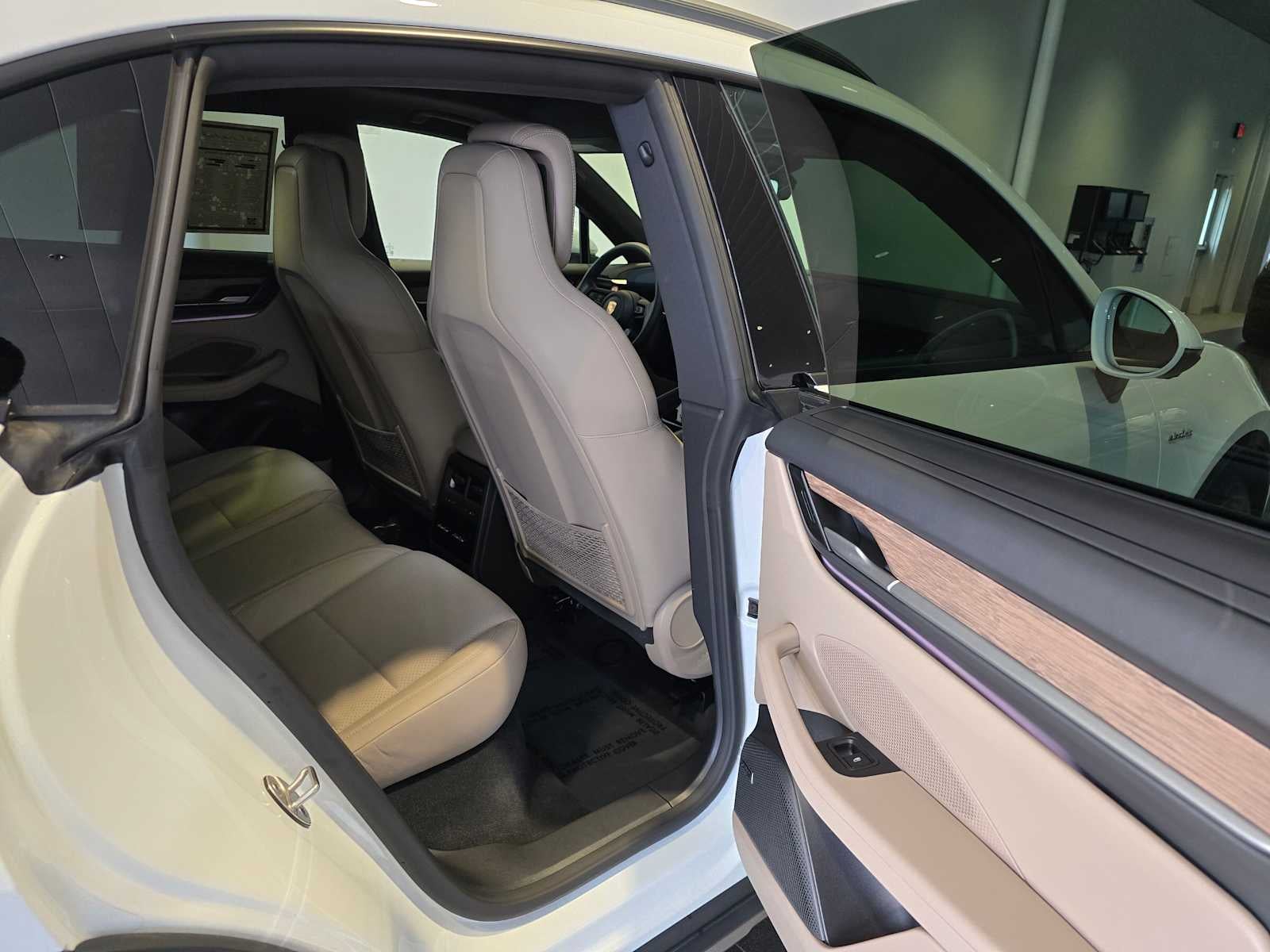 2025 Porsche Macan Electric