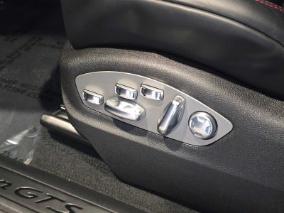 2025 Porsche Macan Macan GTS