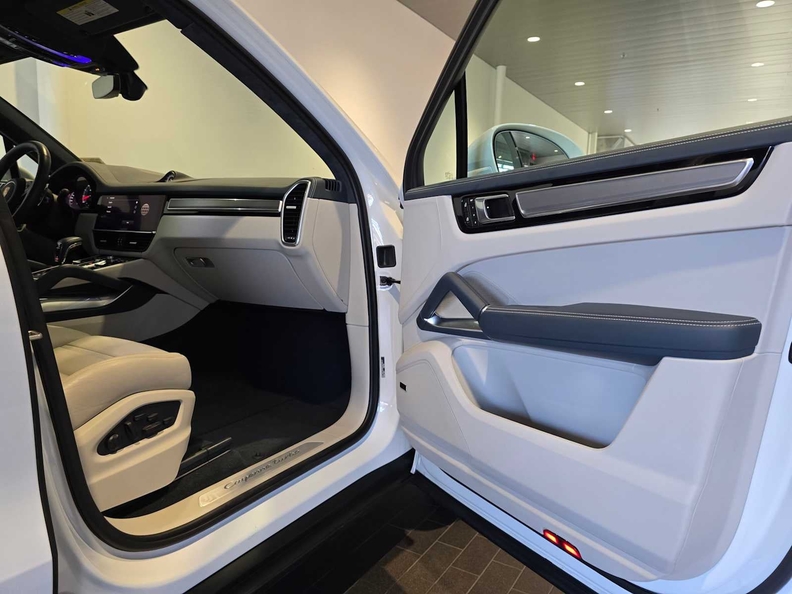 2023 Porsche Cayenne Turbo