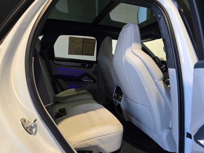 2023 Porsche Cayenne Turbo