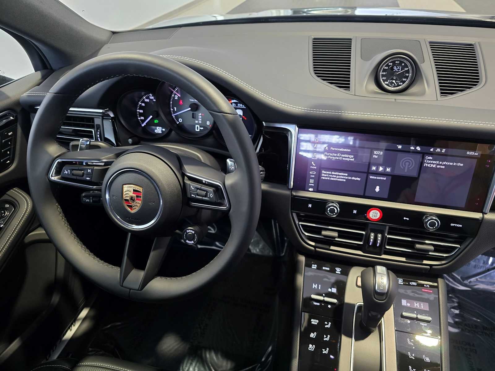 2025 Porsche Macan S