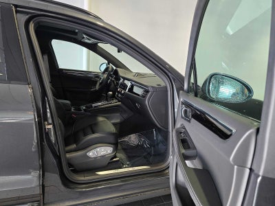 2025 Porsche Macan S