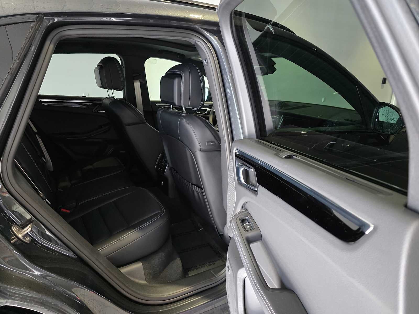 2025 Porsche Macan S