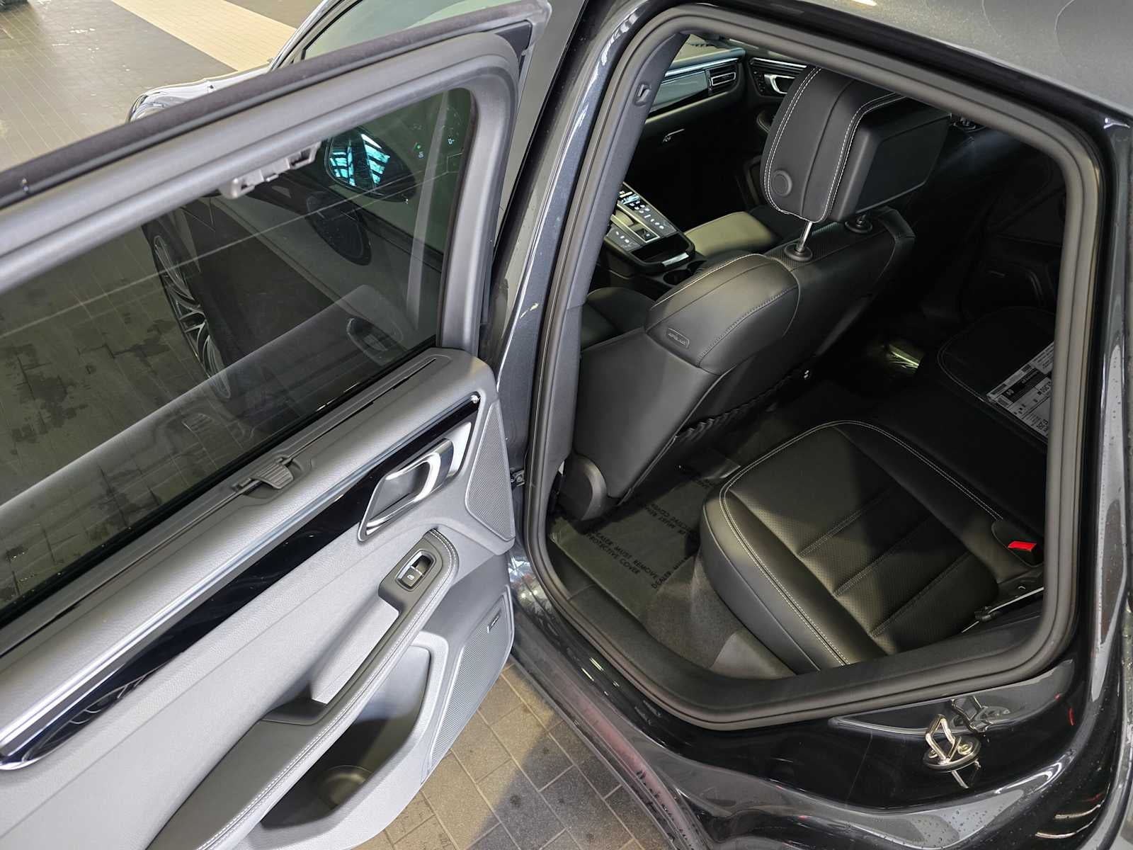 2025 Porsche Macan S