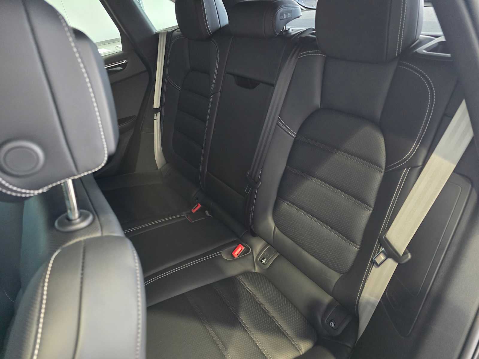 2025 Porsche Macan S