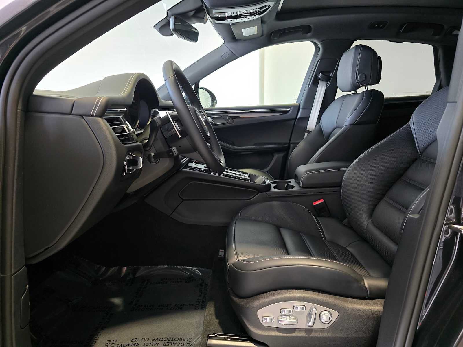 2025 Porsche Macan S