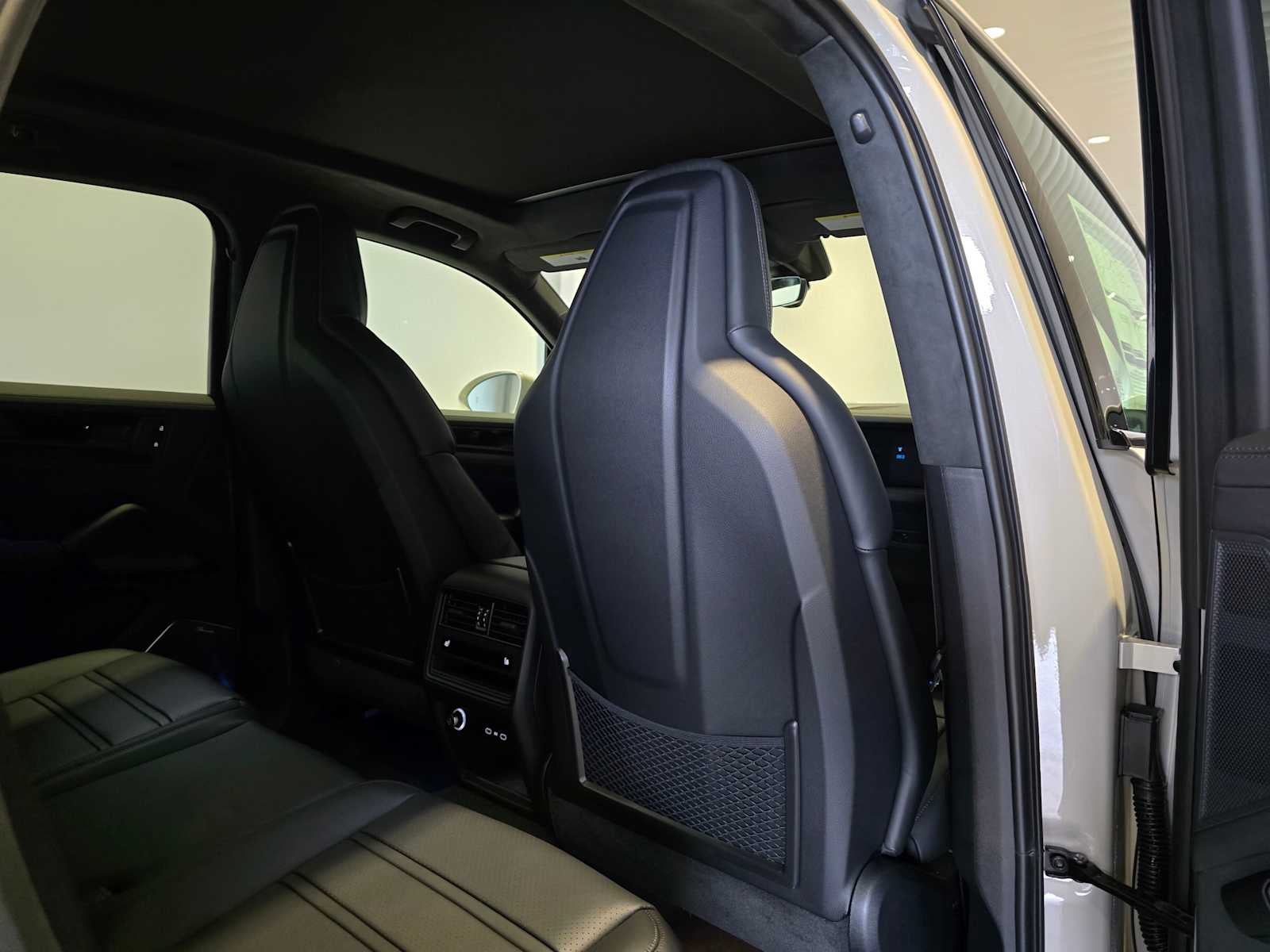 2026 Porsche Cayenne GTS