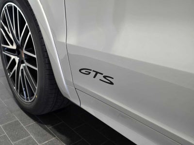 2026 Porsche Cayenne GTS