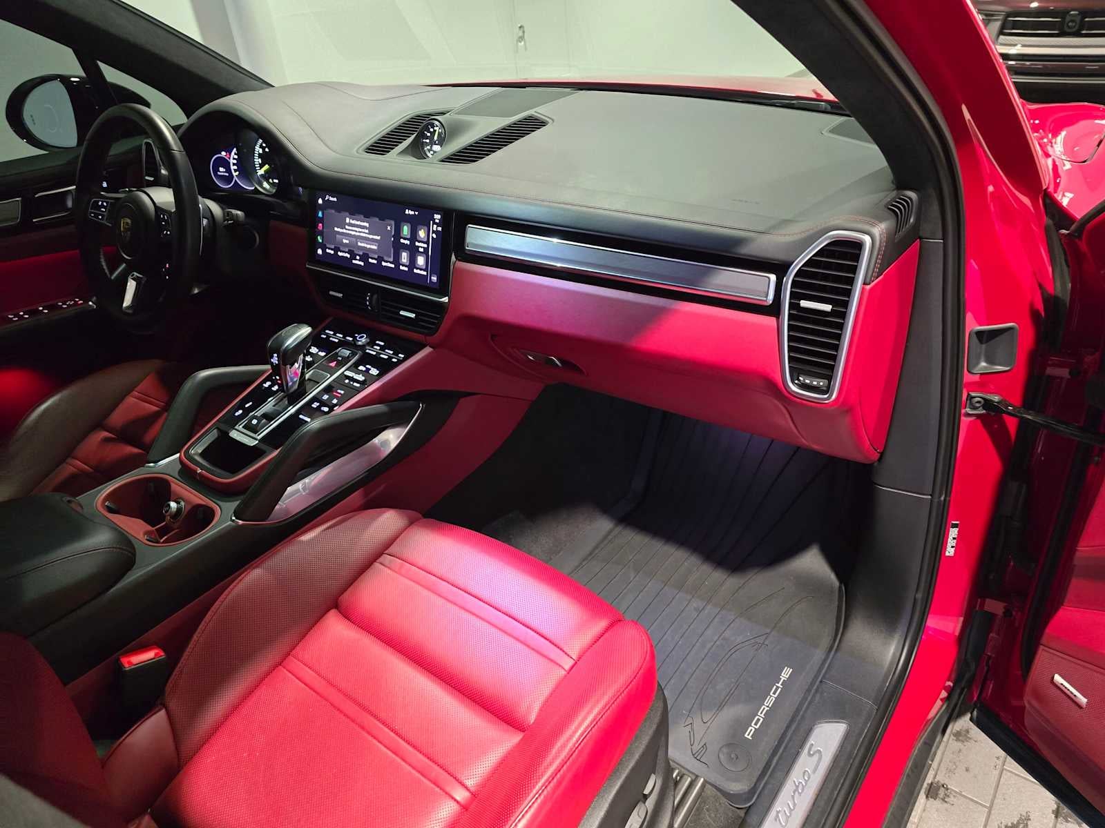 2023 Porsche Cayenne Turbo S E-Hybrid