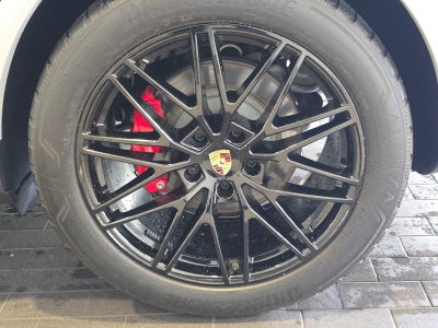 2024 Porsche Cayenne S