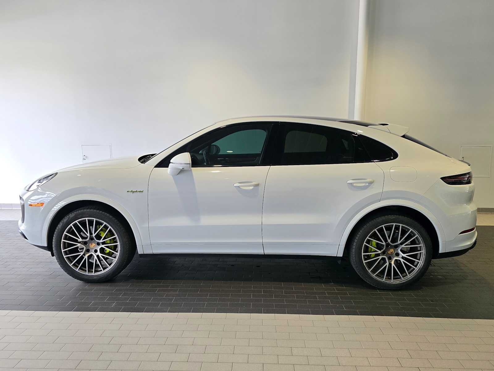 2023 Porsche Cayenne Platinum Edition Hybrid