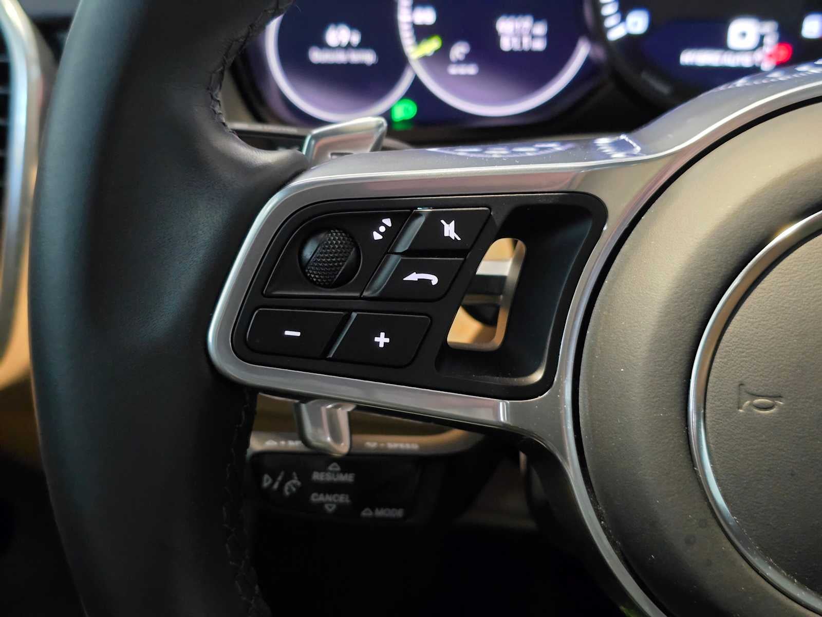 2023 Porsche Cayenne Platinum Edition Hybrid