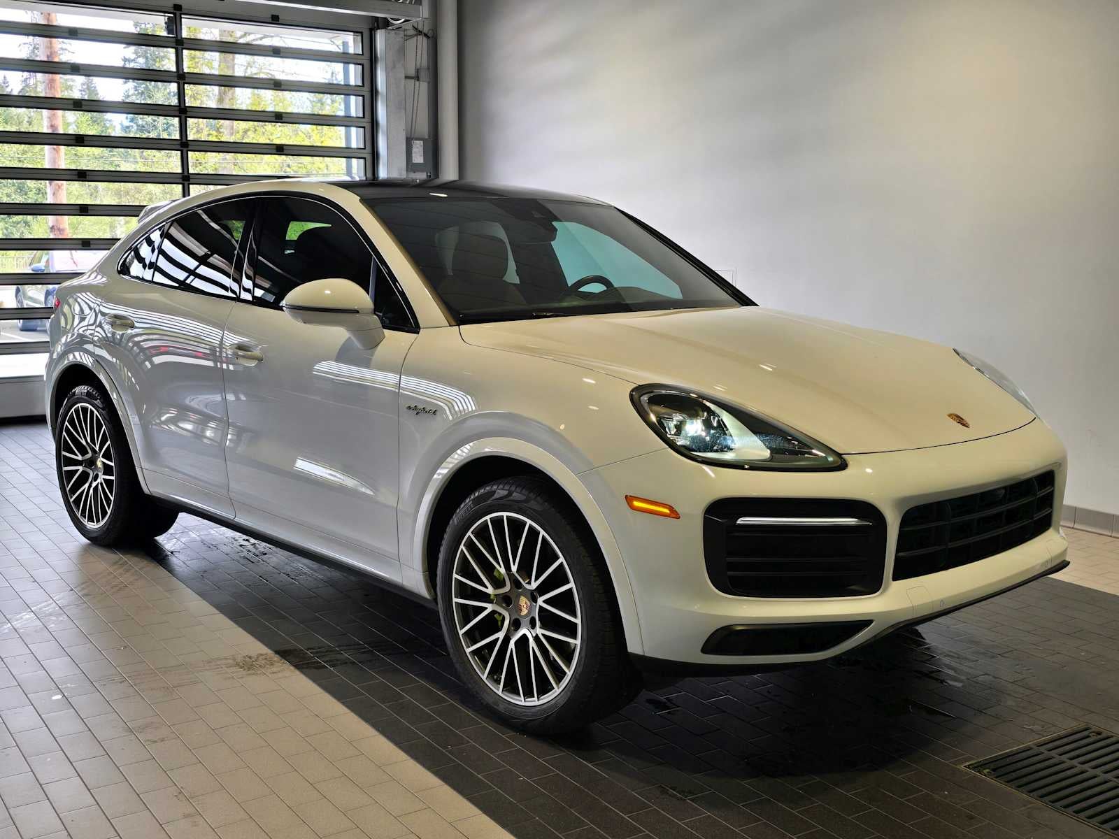 2023 Porsche Cayenne Platinum Edition Hybrid