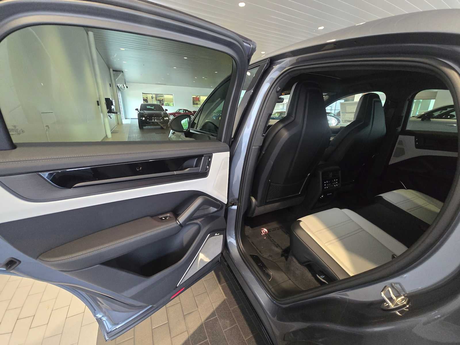 2026 Porsche Cayenne Cayenne GTS Coupe