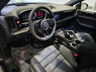 2026 Porsche Cayenne Turbo E-Hybrid